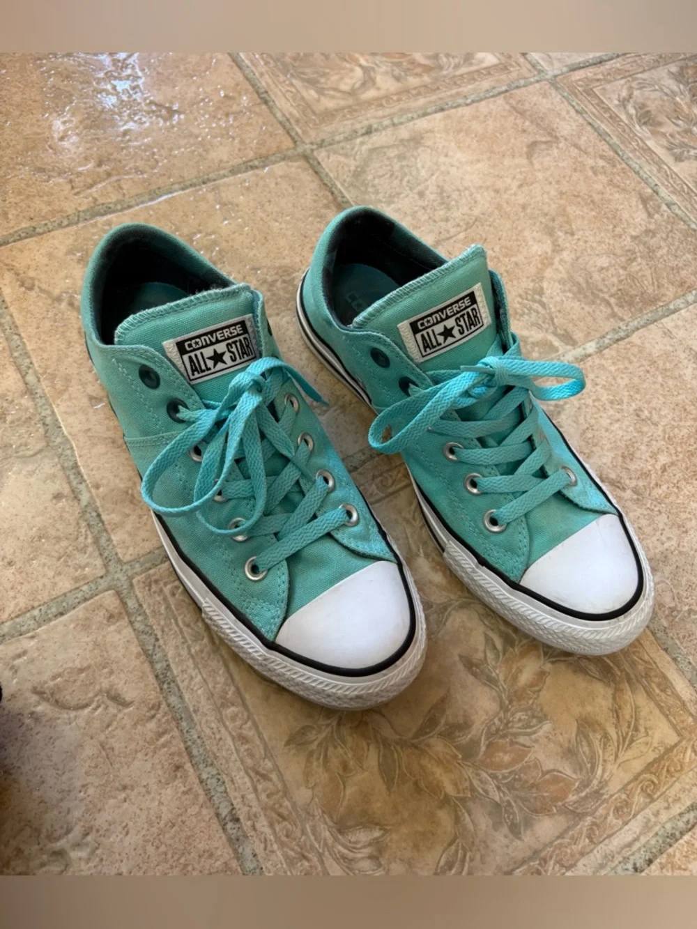 Converse Shoes - Picture 3 of 4